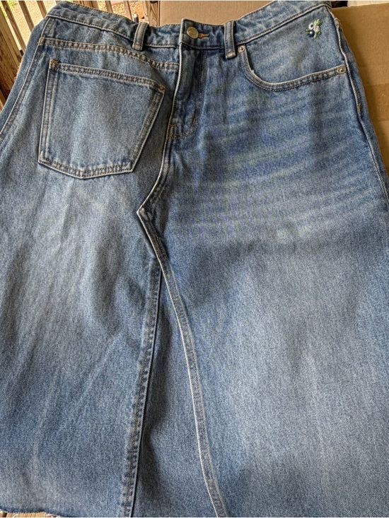 Tory Burch Dresses & Skirts - EUC Tory Burch DECONSTRUCTED DENIM SKIRT size 6